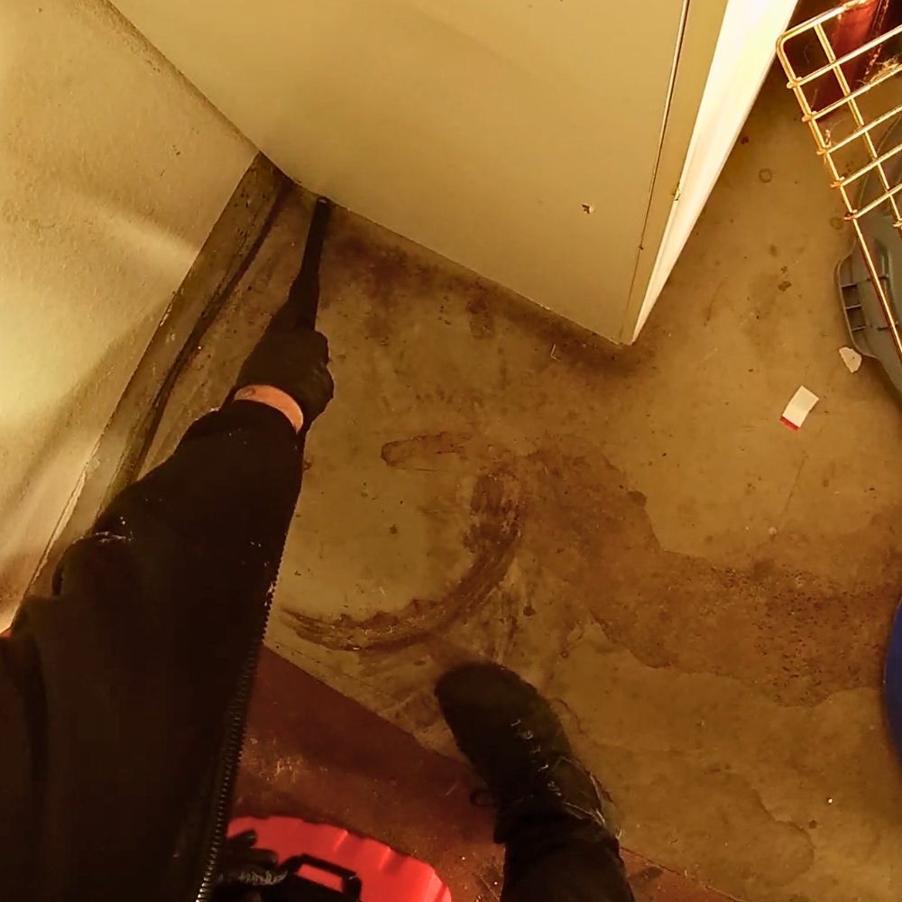 crawl-space-cleaning-jpg